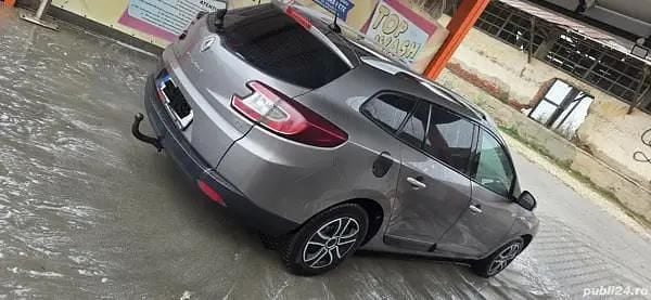 Utilizat 2011 Renault Mégane III Break | 2.850 EUR (Super Preț) - Imagine 1/4