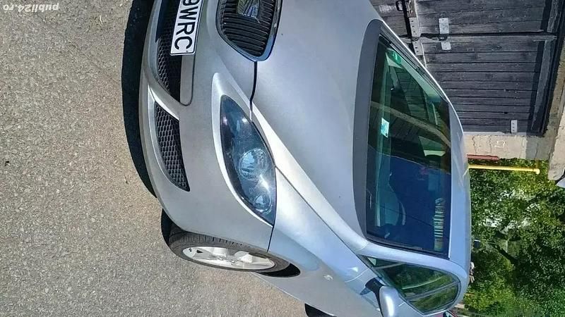 Argintiu Utilizat 2007 Seat Leon Hatchback | 2.700 EUR (Preț OK) - Imagine 1/4