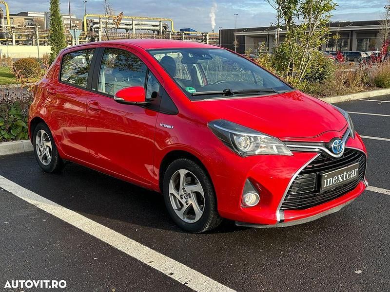 Second-hand Toyota Yaris Hybrid Luna 73 CP (53 kW) 2017 Culoarerosu