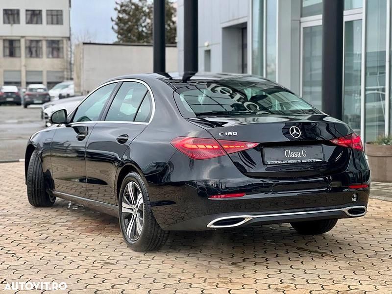 Nouă Mercedes C180 170 CP (125 kW) 2025 Culoarenegru Berlinǎ