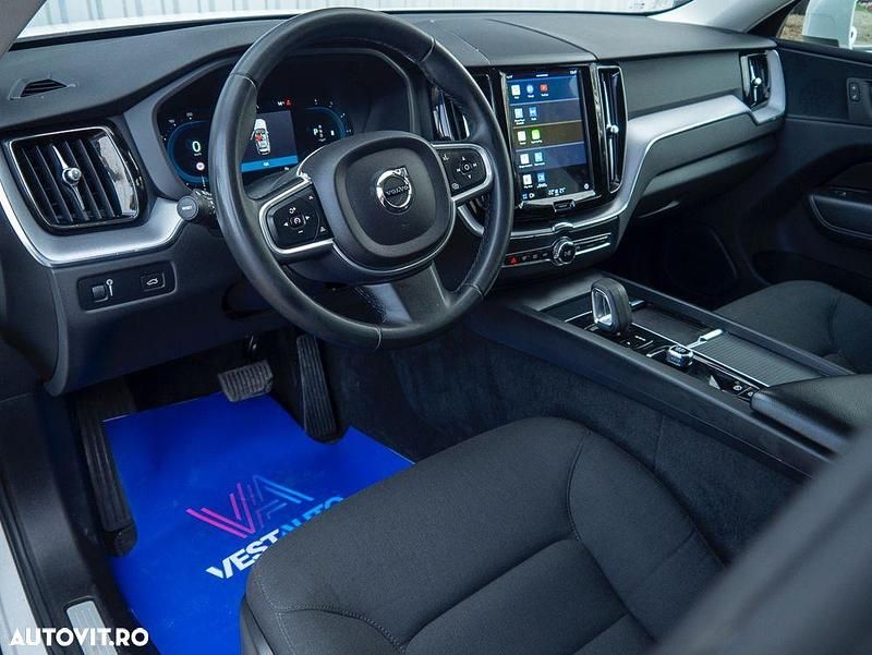 Second-hand Volvo XC60 Momentum 197 CP (144 kW) 2021 Culoarealb SUV