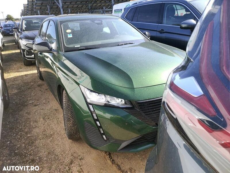 Verde Utilizat 2022 Peugeot 308 Active Hatchback | 16.990 EUR - Imagine 1/4