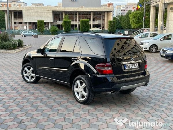 Second-hand Mercedes ML280 190 CP (139 kW) 2008 Negru metalizat SUV