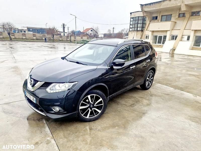 Culoarenegru Utilizat 2015 Nissan X-Trail Tekna SUV | 11.750 EUR (Preț bun) - Imagine 1/4