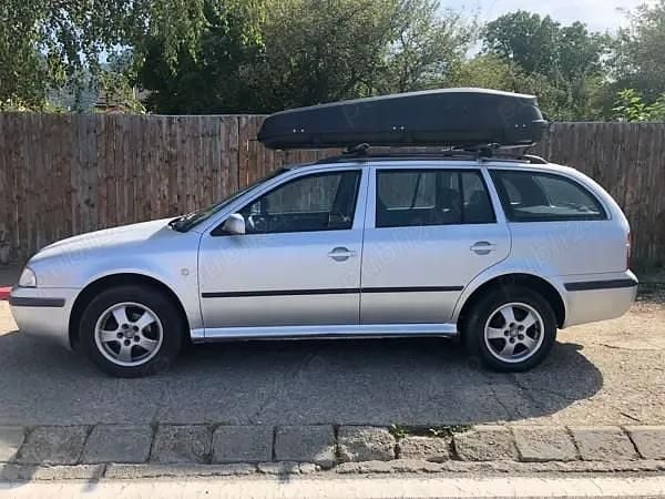Argintiu Utilizat 2001 Skoda Octavia Tour Break | 1.600 EUR - Imagine 1/4