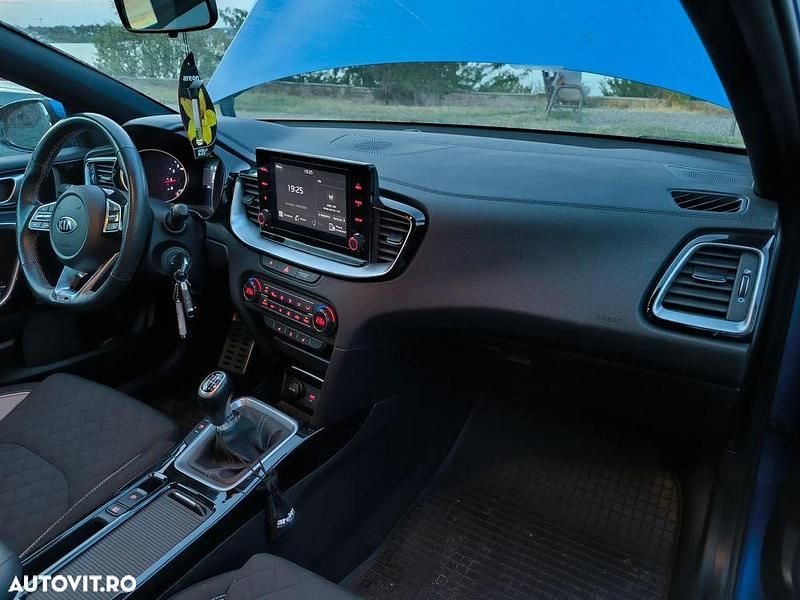 Second-hand Kia Ceed GT GT-Line 140 CP (102 kW) 2020 Culoarealbastru Hatchback