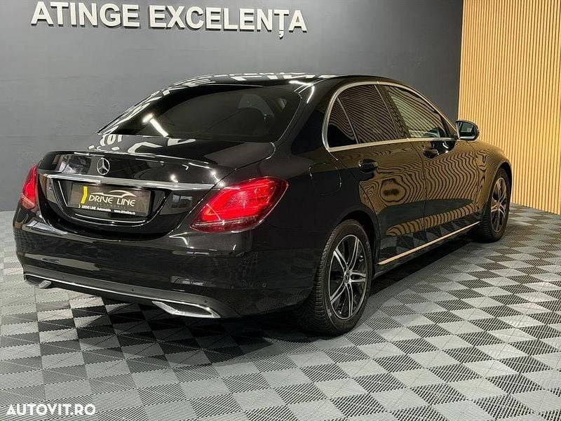 Second-hand Mercedes C180 Avantgarde 122 CP (89 kW) 2020 Culoarenegru Berlinǎ