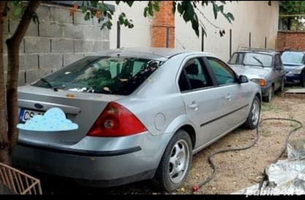Second-hand Ford Mondeo 110 CP (80 kW) 2002 Argintiu Berlinǎ