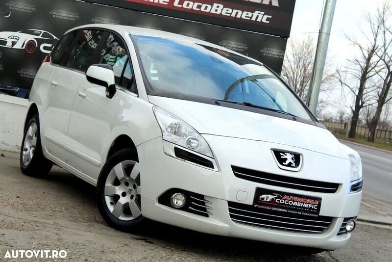 Alb Utilizat 2013 Peugeot 5008 Allure Monovolum | 5.490 EUR (Preț bun) - Imagine 1/4