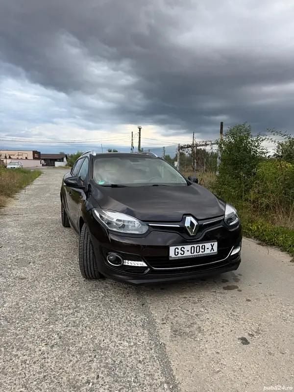 Maro Utilizat 2014 Renault Mégane GrandTour Break | 5.800 EUR (Preț OK) - Imagine 1/4