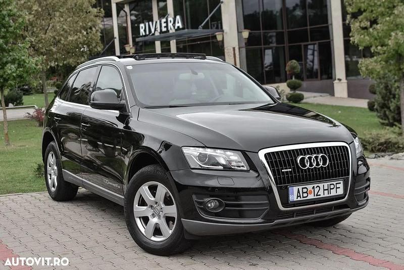 Culoarenegru Utilizat 2011 Audi Q5 SUV | 9.950 EUR (Preț OK) - Imagine 1/4