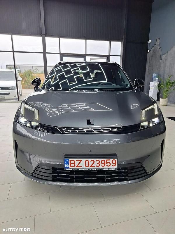 Nouă Lynk & Co 08 345 CP (253 kW) 2025 Culoaregri SUV