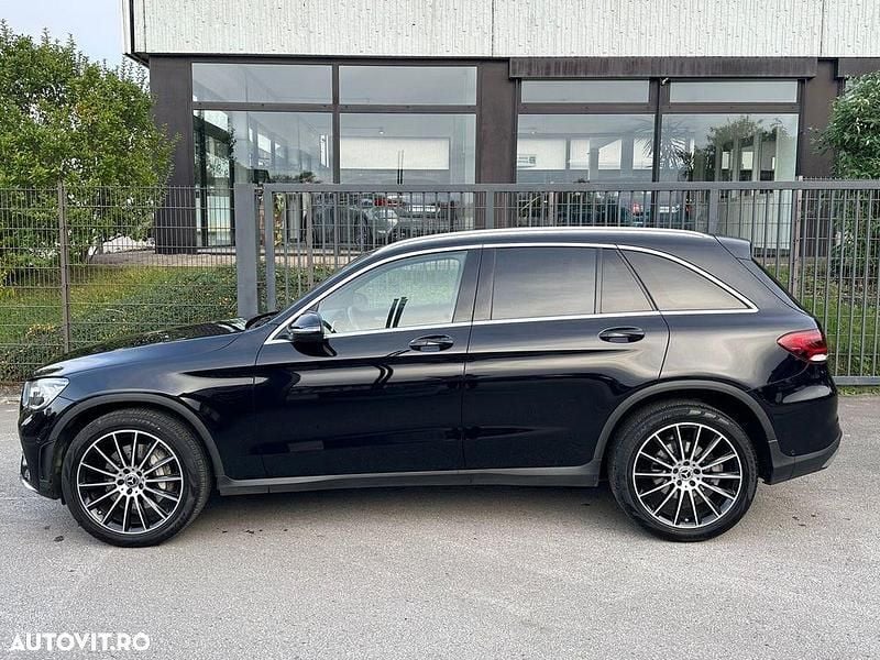 Second-hand Mercedes GLC300 258 CP (189 kW) 2020 Culoarenegru SUV