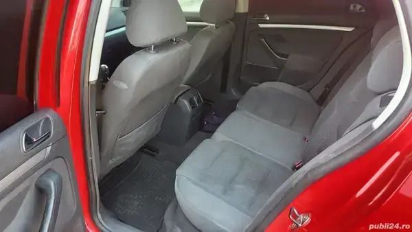 Rosu Utilizat 2004 VW Golf V Hatchback | 3.200 EUR (Preț OK) - Imagine 1/4
