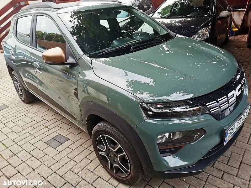 Culoareverde Utilizat 2024 Dacia Spring Extreme Hatchback | 11.900 EUR (Preț OK) - Imagine 1/4