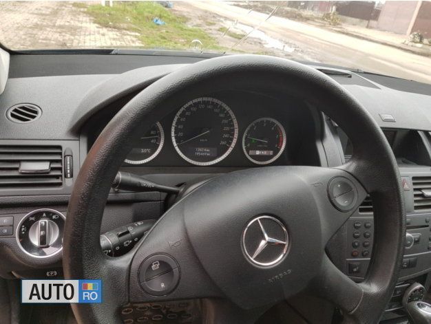 Second-hand Mercedes C220 134 CP (98 kW) 2010 Negru Break