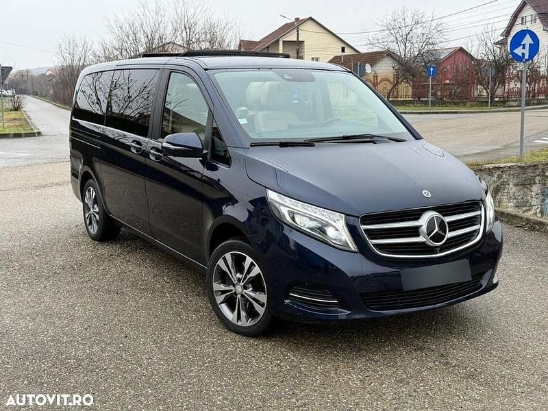 Second-hand Mercedes V250 Exclusive 190 CP (139 kW) 2018 Culoarealbastru Monovolum