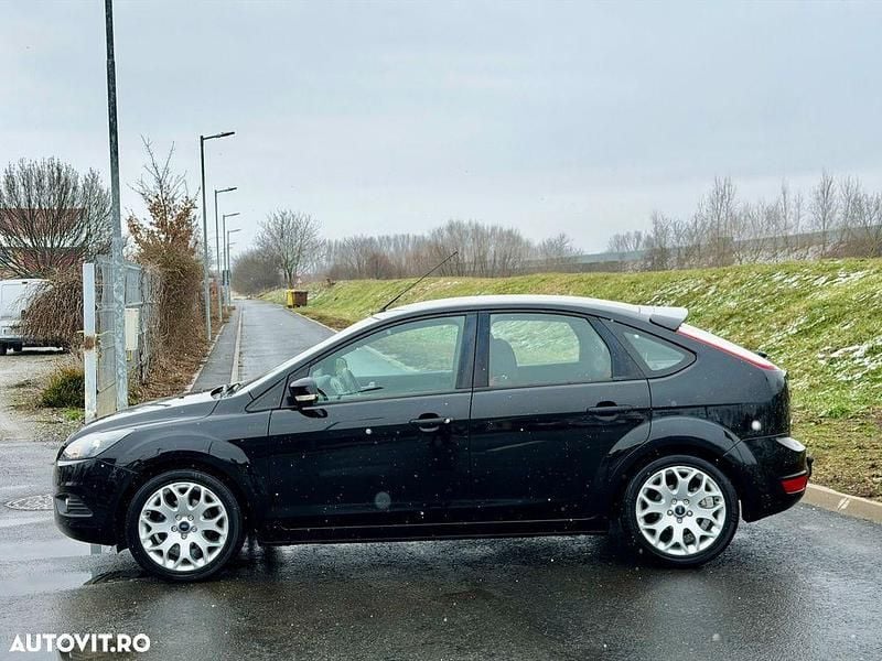 Second-hand Ford Focus 115 CP (84 kW) 2009 Culoarenegru Hatchback