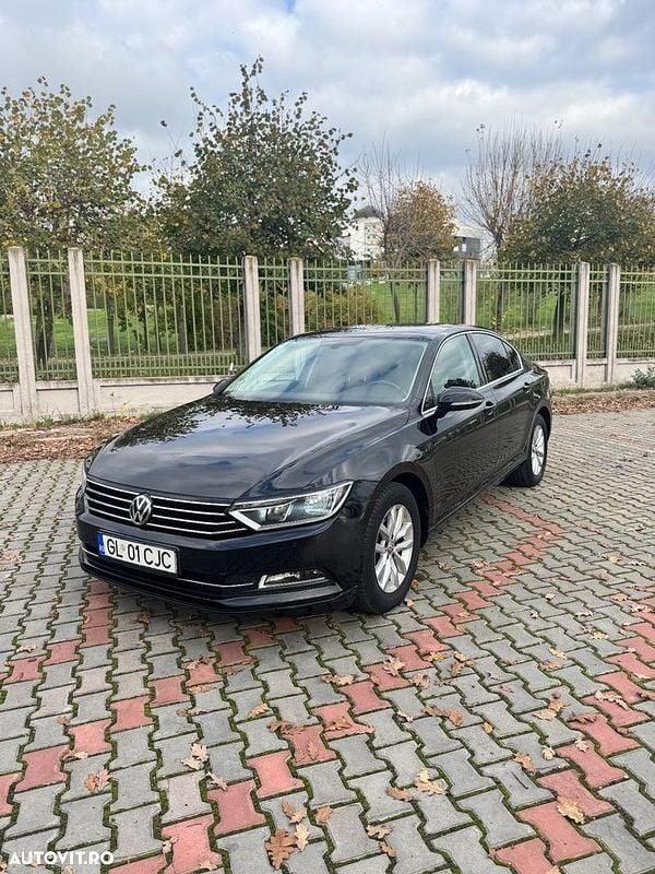 Culoarenegru Utilizat 2017 VW Passat Comfortline Berlinǎ | 9.990 EUR (Super Preț) - Imagine 1/4