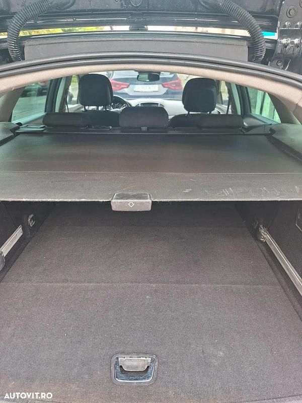 Second-hand Opel Insignia Sport 130 CP (95 kW) 2012 Culoarenegru Break