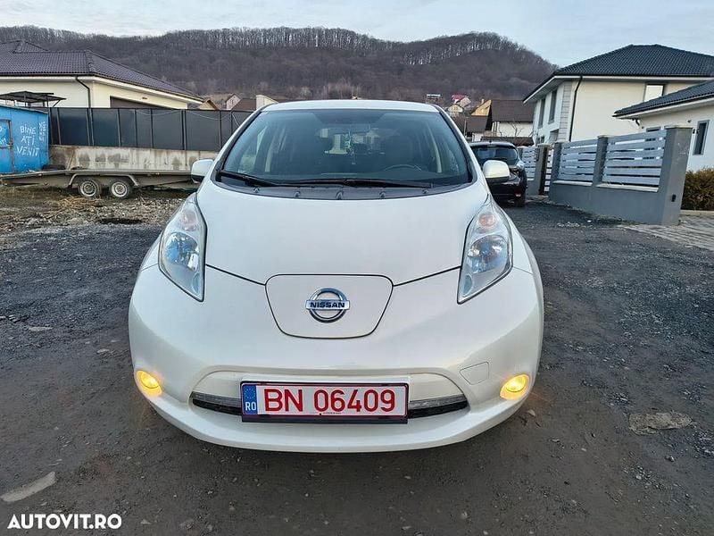 Second-hand Nissan Leaf Acenta 80 kW (109 CP) 2014 Culoarealb Hatchback