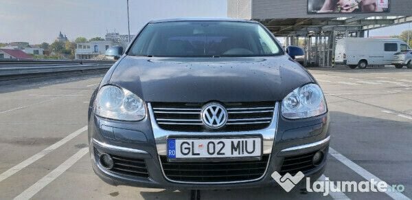 Albastru Utilizat 2009 VW Jetta Berlinǎ | 5.000 EUR (Preț OK) - Imagine 1/4