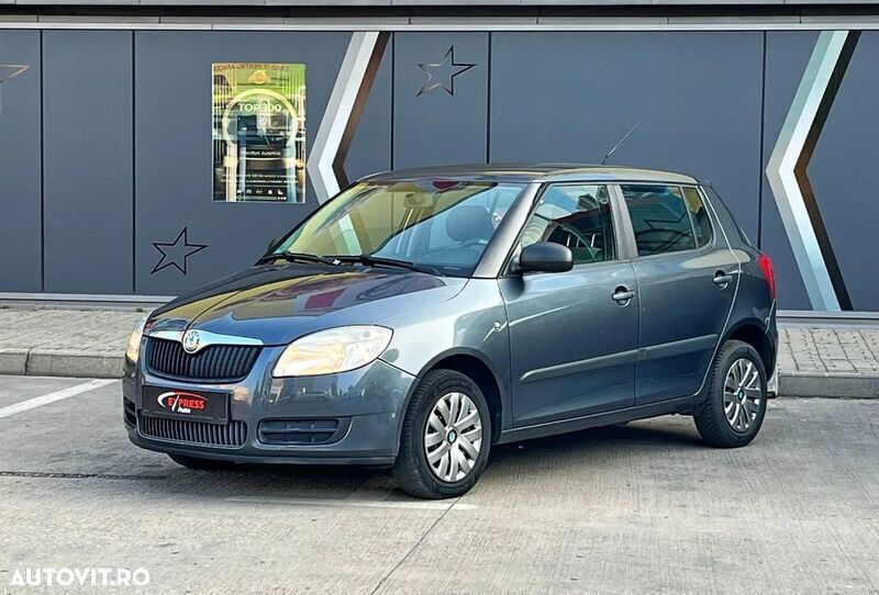 Gri Utilizat 2009 Skoda Fabia Classic Hatchback | 2.690 EUR (Preț OK) - Imagine 1/4