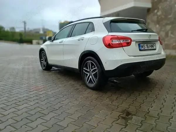 Utilizat 2017 Mercedes GLA220 SUV | 12.900 EUR - Imagine 1/4