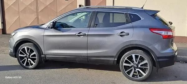 Gri Utilizat 2014 Nissan Qashqai SUV | 13.850 EUR (Scump) - Imagine 1/4