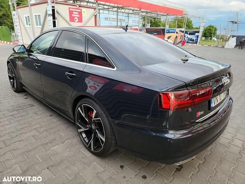 Second-hand Audi A6 218 CP (160 kW) 2015 Albastru Berlinǎ