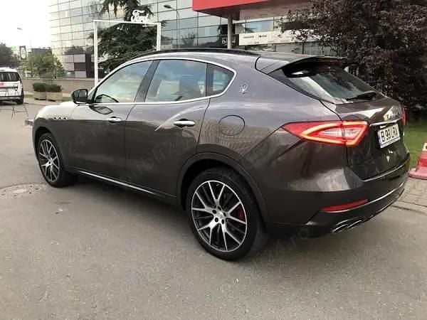 Second-hand Maserati Levante 275 CP (202 kW) 2017 Gri SUV