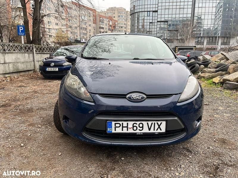 Second-hand Ford Fiesta Trend 68 CP (50 kW) 2010 Culoarealbastru Hatchback