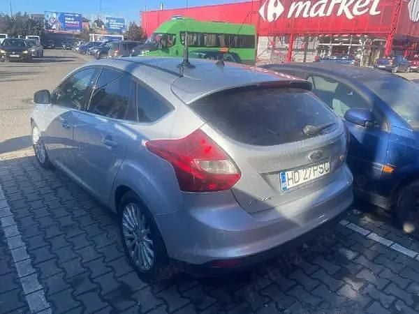Second-hand Ford Focus 130 CP (95 kW) 2014 Argintiu Berlinǎ