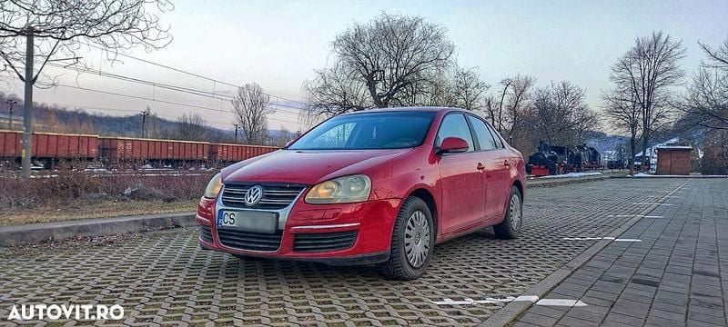 Second-hand VW Jetta Comfortline 102 CP (75 kW) 2008 Culoarerosu Berlinǎ