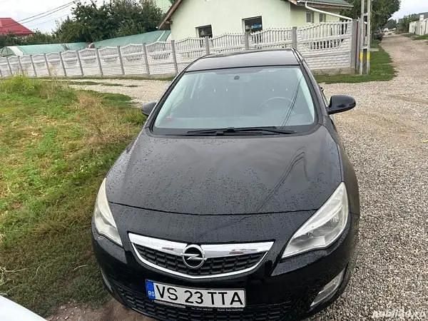 Utilizat 2011 Opel Astra Hatchback | 2.650 EUR (Preț bun) - Imagine 1/4