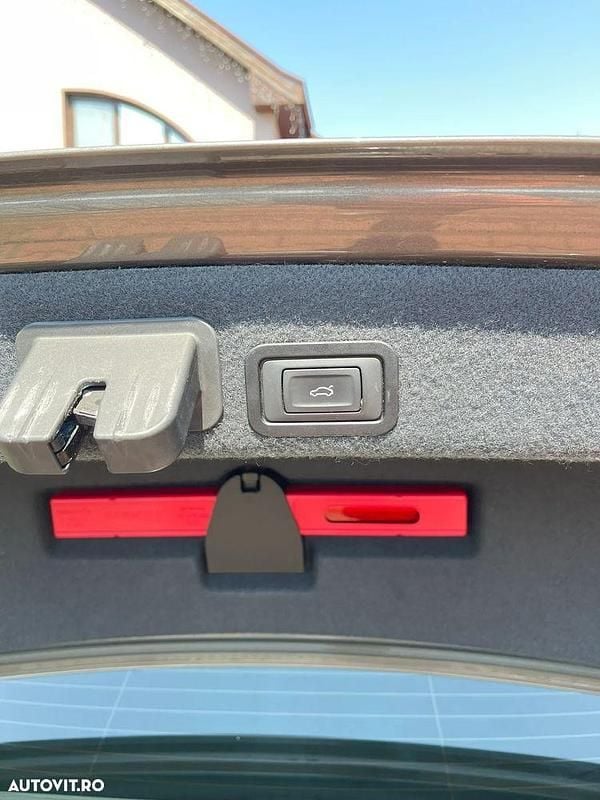 Second-hand Audi A4 Comfort 170 CP (125 kW) 2013 Culoaregri Berlinǎ