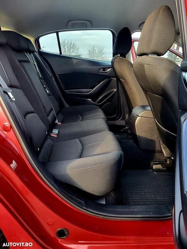 Second-hand Mazda 3 100 CP (73 kW) 2017 Culoarerosu Hatchback