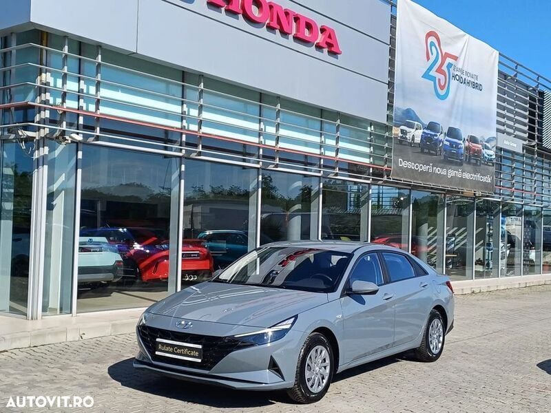 Gri Utilizat 2022 Hyundai Elantra Comfort Berlinǎ | 17.989 EUR (Super Preț) - Imagine 1/4