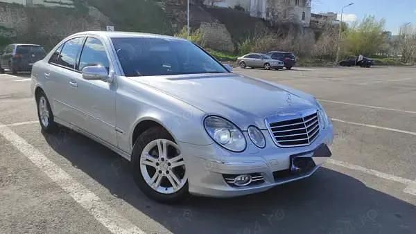 Second-hand Mercedes E200 136 CP (100 kW) 2008 Berlinǎ