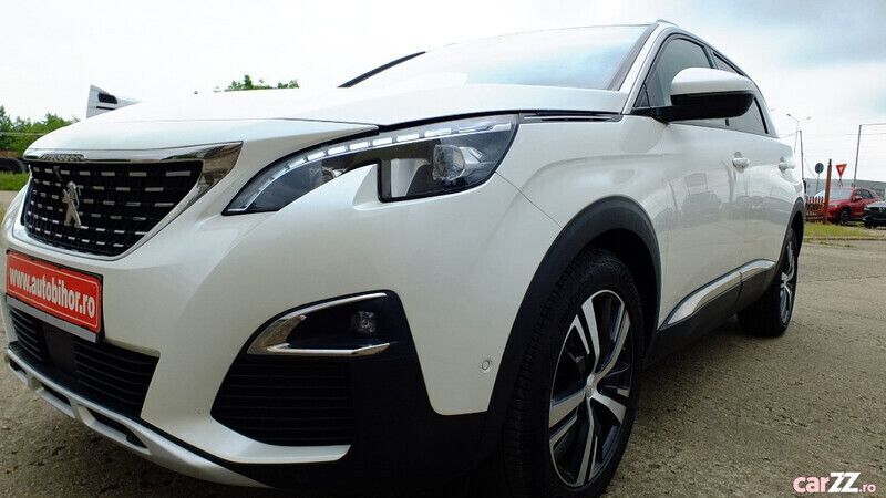 Alb Utilizat 2021 Peugeot 5008 Allure Monovolum | 15.990 EUR (Preț bun) - Imagine 1/4