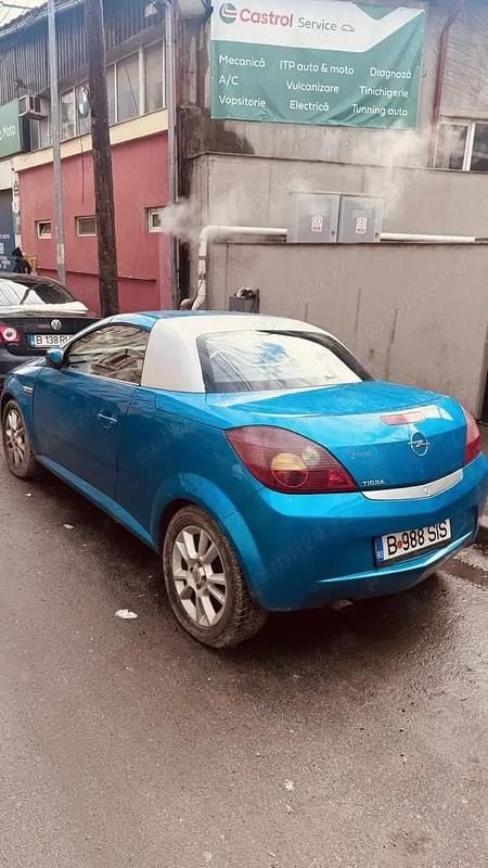 Second-hand Opel Tigra 66 CP (48 kW) 2005 Albastru Cabrio