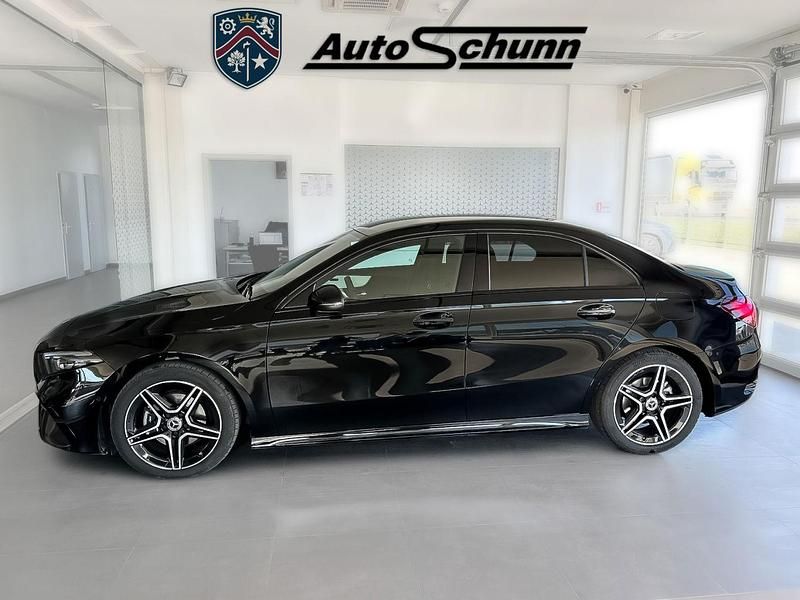 Second-hand Mercedes A200 Premium 163 CP (119 kW) 2023 Berlinǎ