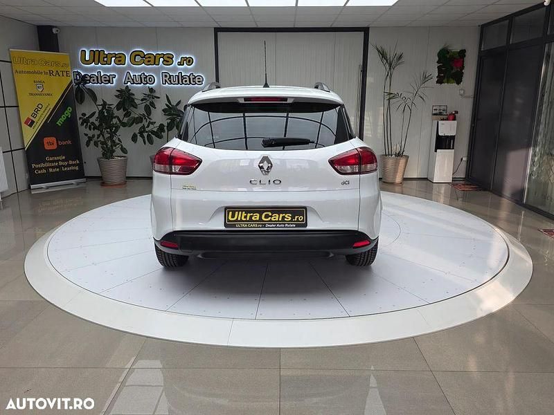 Second-hand Renault Clio GrandTour Basis 75 CP (55 kW) 2016 Culoarealb Break