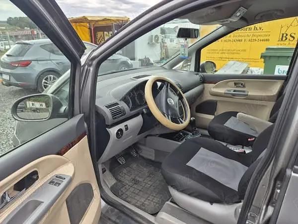 Utilizat 2008 VW Sharan Monovolum | 2.950 EUR (Preț bun) - Imagine 1/4