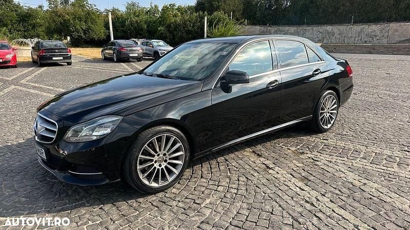 Culoarenegru Utilizat 2014 Mercedes E200 Berlinǎ | 8.400 EUR (Super Preț) - Imagine 1/4