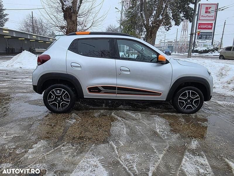 Second-hand Dacia Spring Comfort Plus 33 kW (45 CP) 2021 Culoaregri Hatchback