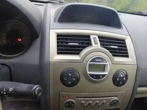 Negru Utilizat 2008 Renault Mégane II Berlinǎ | 2.400 EUR (Scump) - Imagine 1/4