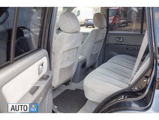 Negru Utilizat 2004 Hyundai Terracan SUV | 3.700 EUR - Imagine 1/4