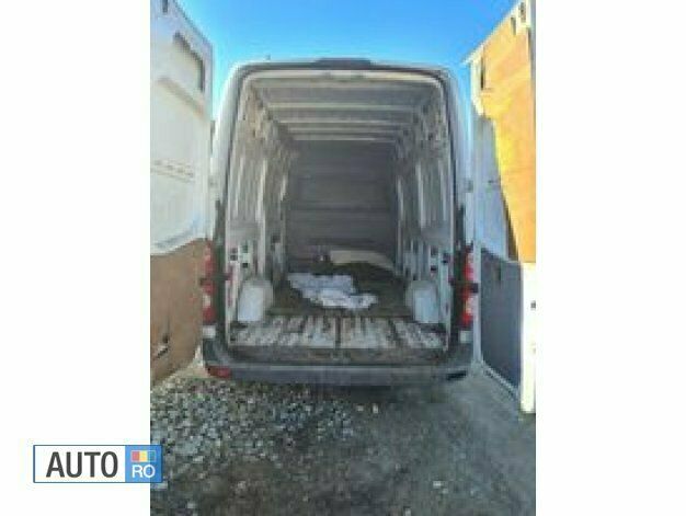 Alb Utilizat 2010 VW Crafter Van | 6.500 EUR (Super Preț) - Imagine 1/4