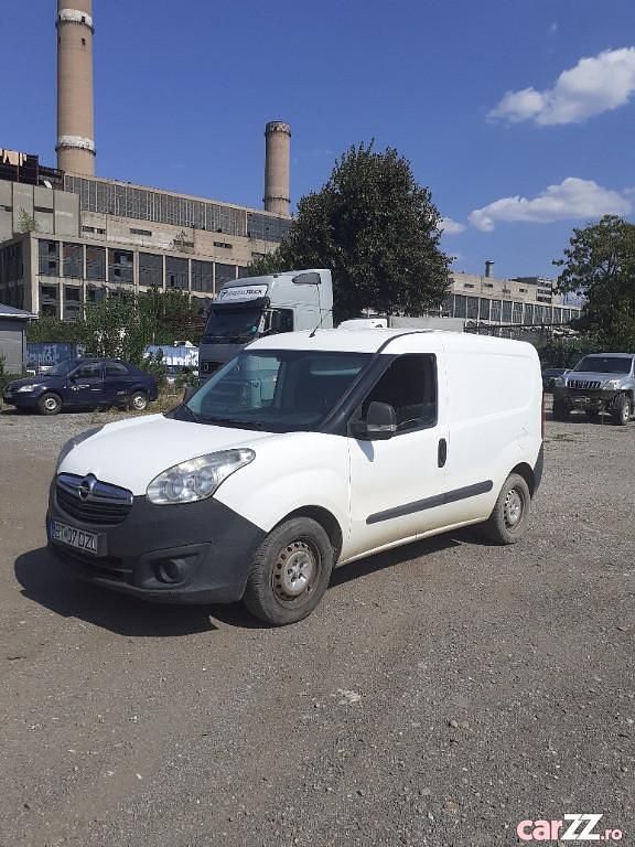Utilizat 2013 Opel Combo Monovolum | 2.900 EUR - Imagine 1/4